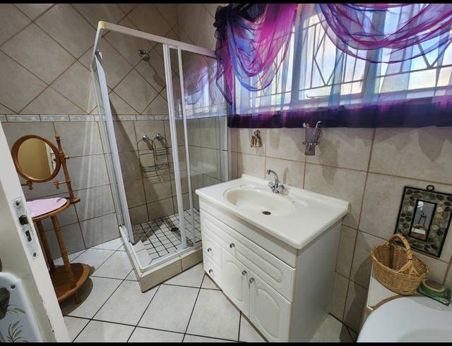 4 BEDROOM HOUSE FOR SALE IN SASOLBURG EXT 4